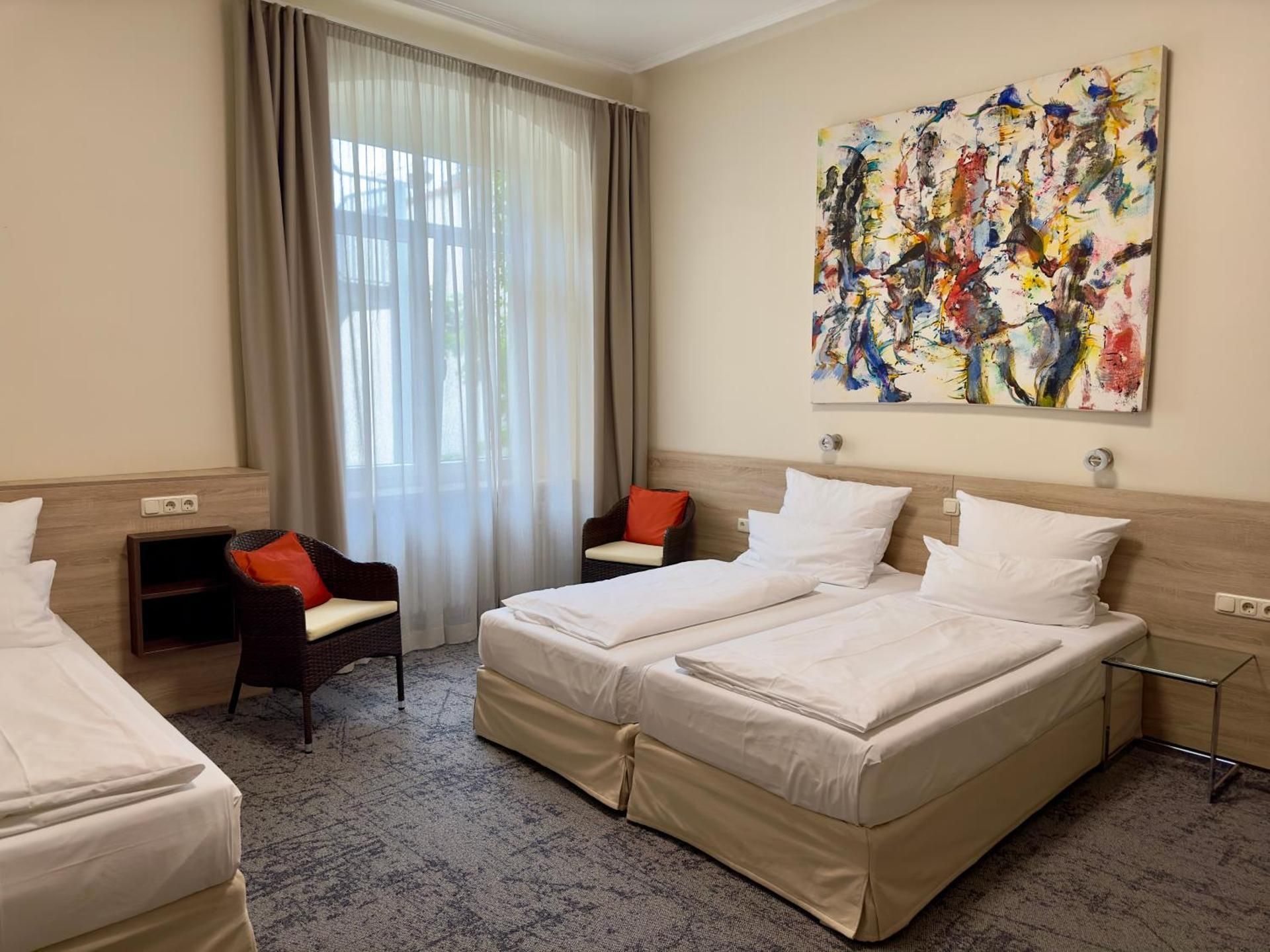 undefined Hotel Central 4