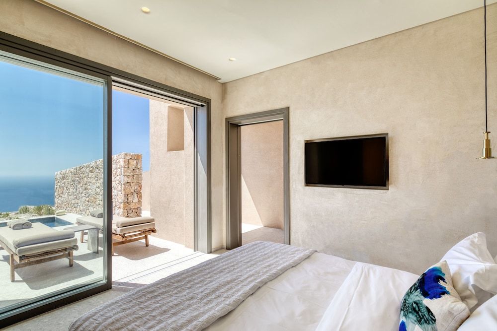 Santorini Sky, Luxury Resort Junior Villa with Private Heated Plunge Pool and Sea View 7