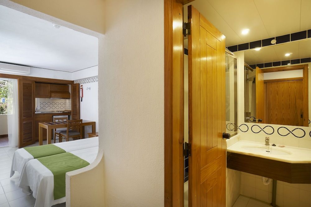 Golden Club Cabanas Studio 3