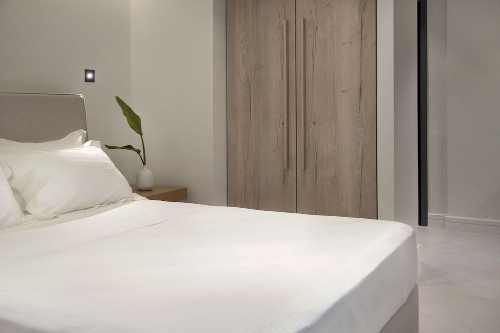 South42 Deluxe Double Room, Ground Floor