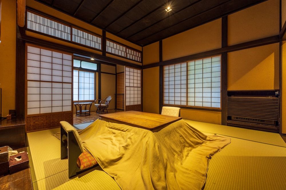 Basic Twin Room, Bathtub