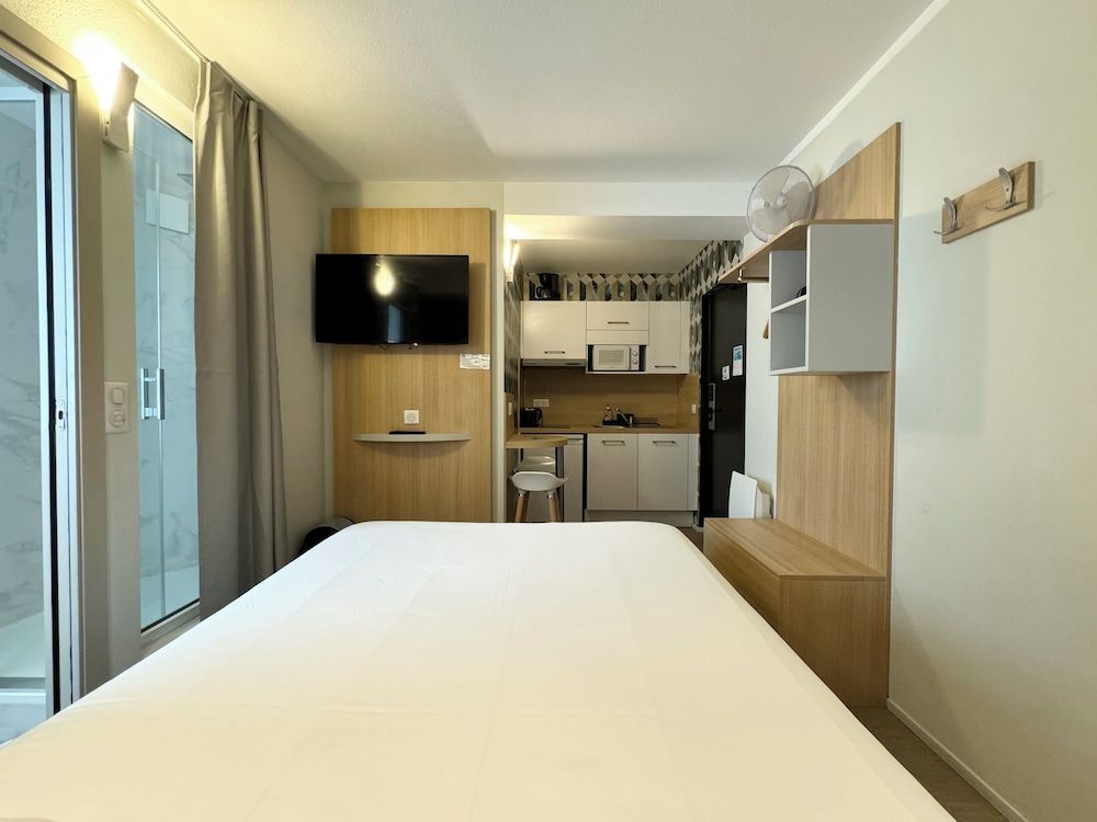 Kyriad Direct Saint Brieuc - Parc des Expositions Superior Studio, 1 Double Bed 5