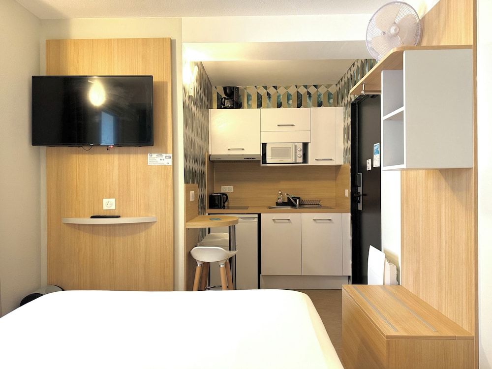 Kyriad Direct Saint Brieuc - Parc des Expositions Superior Studio, 1 Double Bed 4