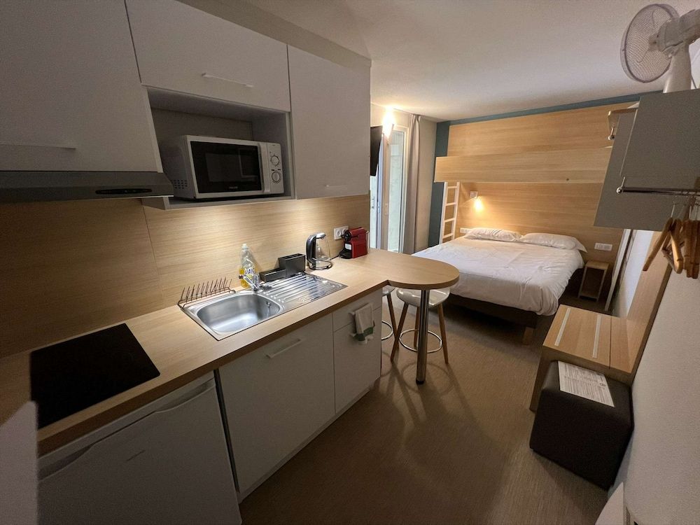 Kyriad Direct Saint Brieuc - Parc des Expositions Triple studio 4