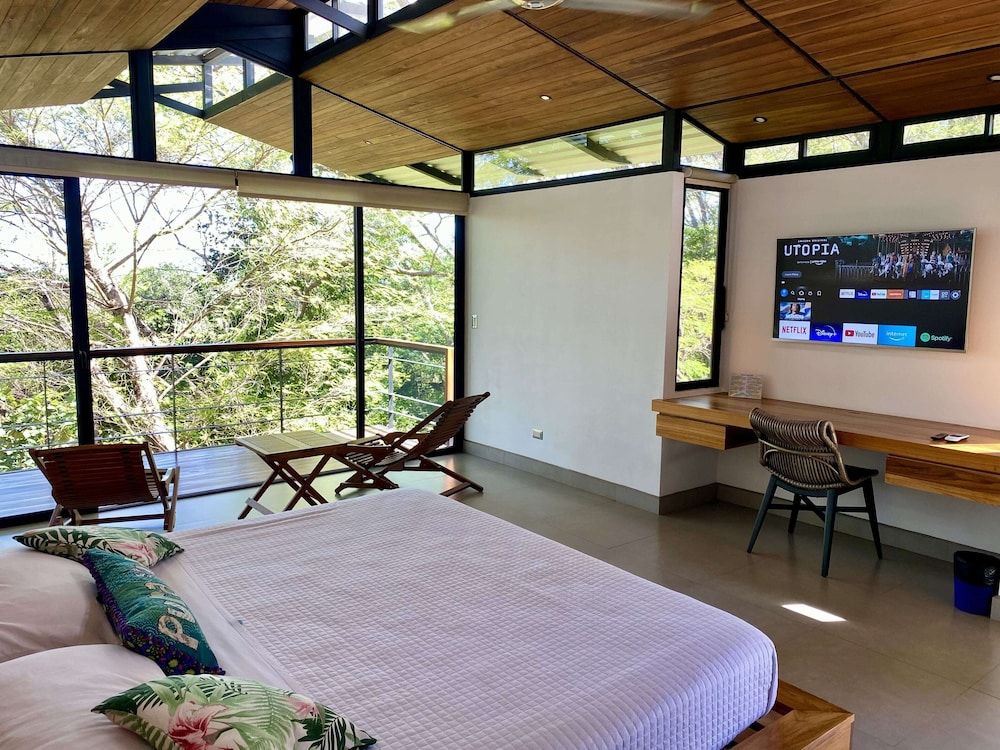 Pacific Kalokairi Adults Only Deluxe Studio Suite, 1 King Bed, Valley View 8