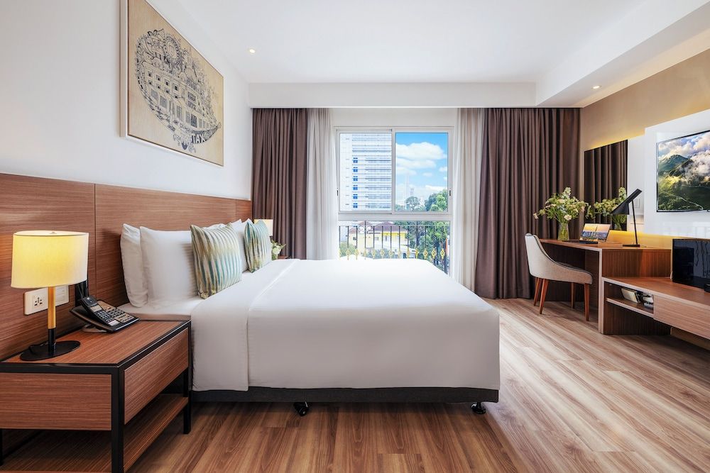 T-Ritz Saigon Hotel & Apartment Deluxe Queen Room City View 6