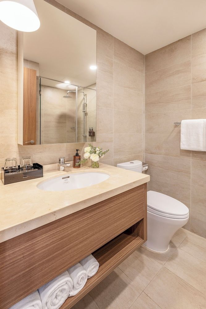 T-Ritz Saigon Hotel & Apartment Deluxe Queen Room City View 10