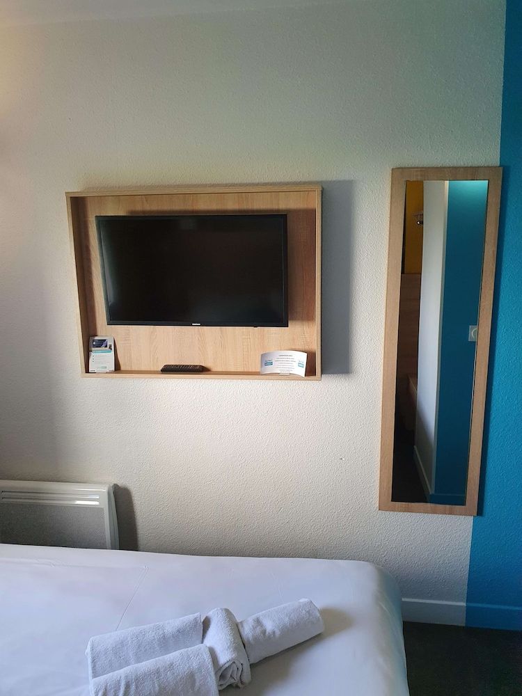 KYRIAD DIRECT ORLEANS - Olivet - La Source Standard Room, 1 Queen Bed 26