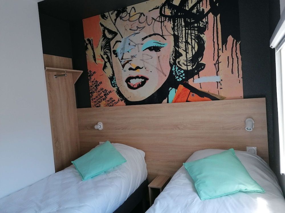 KYRIAD DIRECT ORLEANS - Olivet - La Source Standard Room, 2 Twin Beds 2