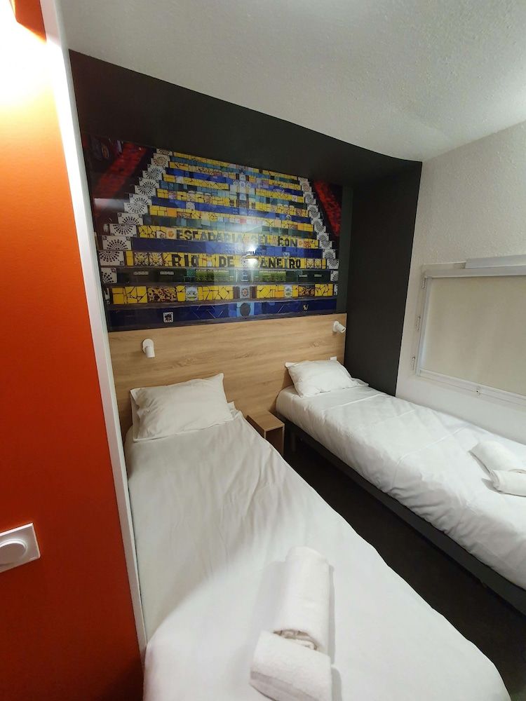 KYRIAD DIRECT ORLEANS - Olivet - La Source Standard Room, 2 Twin Beds 9