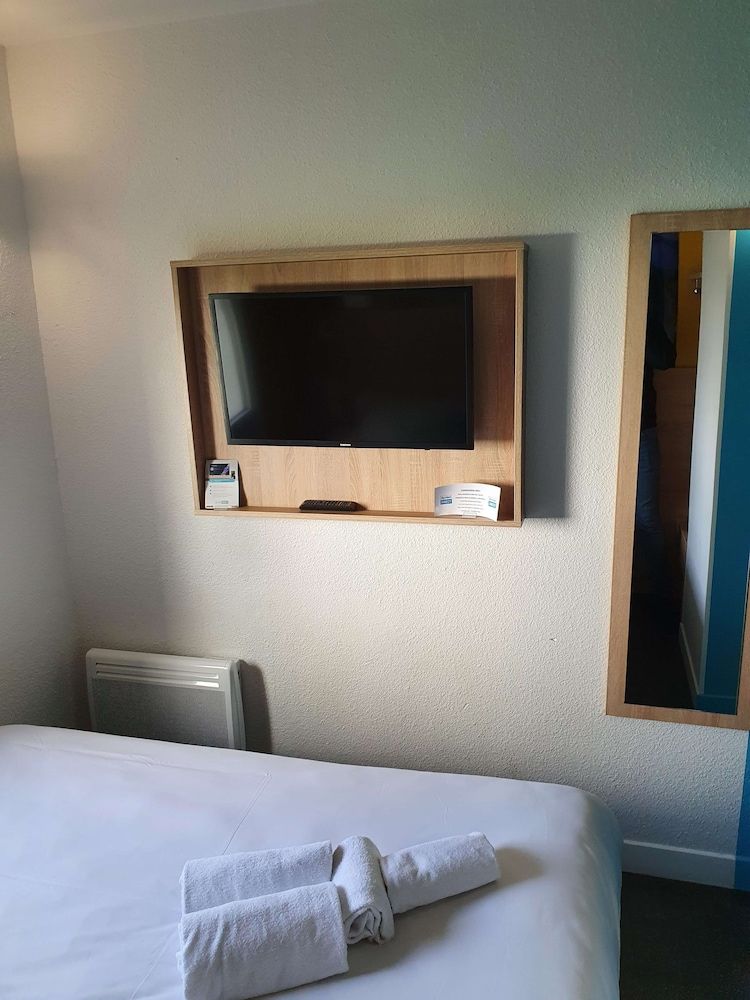 KYRIAD DIRECT ORLEANS - Olivet - La Source Standard Room, 1 Queen Bed 29