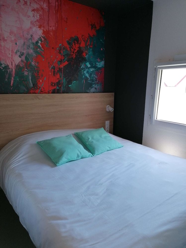 KYRIAD DIRECT ORLEANS - Olivet - La Source Standard Room, 1 Queen Bed 2