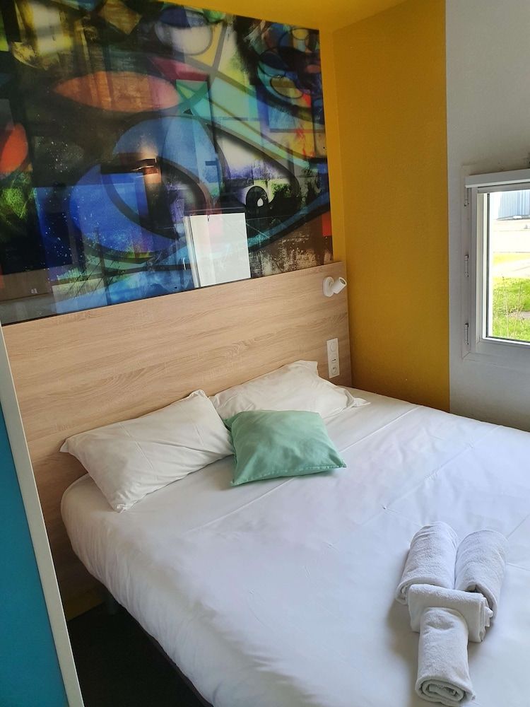 KYRIAD DIRECT ORLEANS - Olivet - La Source Standard Room, 1 Queen Bed 12