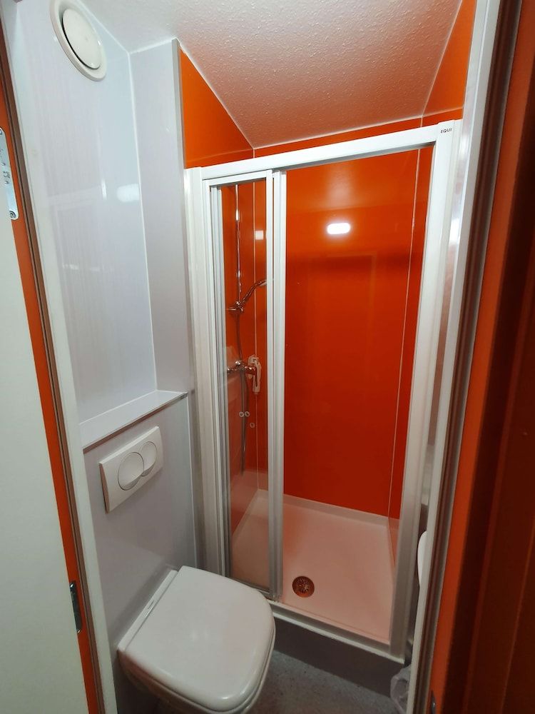 KYRIAD DIRECT ORLEANS - Olivet - La Source Standard Room, 1 Queen Bed 22