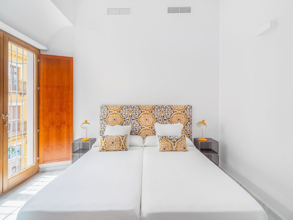 undefined Numa Seville Molina 10