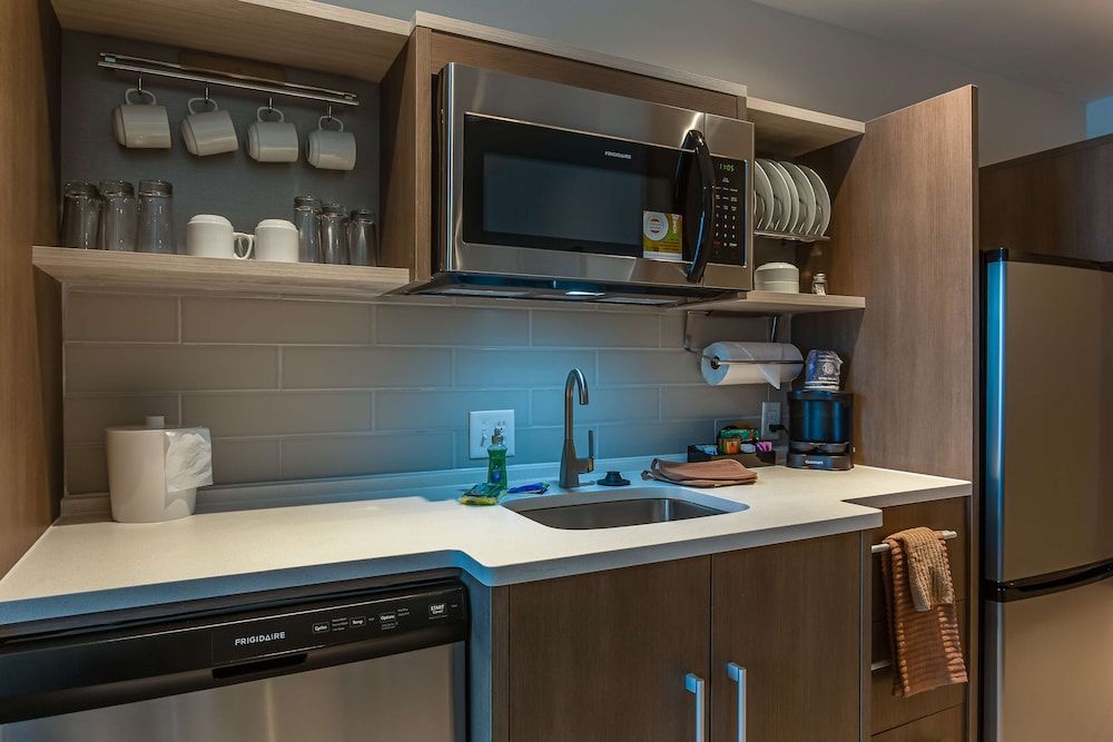 Suite, 1 King Bed, Accessible (Roll-In Shower, Mobility & Hearing)