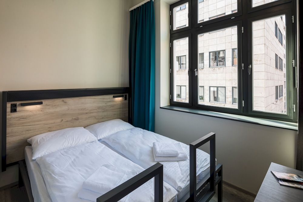a&o Budapest City - Hostel Twin Room 9
