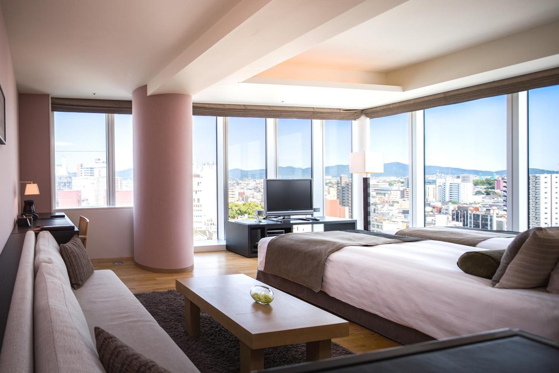 Executive Floor Corner Twin Room
