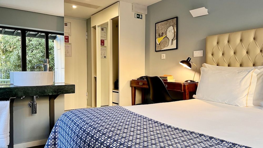 Jardim da Batalha by Shiadu Double Room, Garden View 9