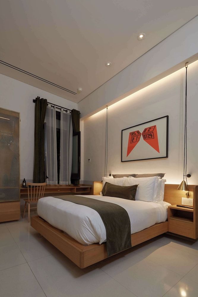 Umbral, a Curio Collection by Hilton Room, 1 Queen Bed