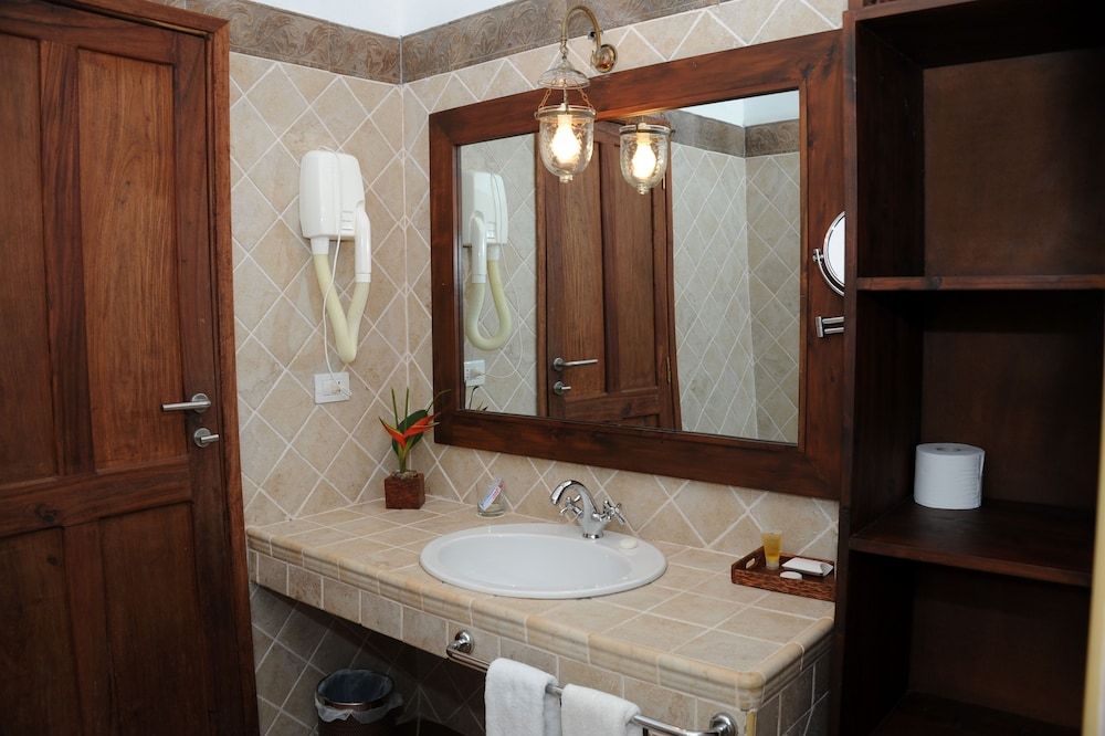 Dongwe Club Superior Triple Room 7