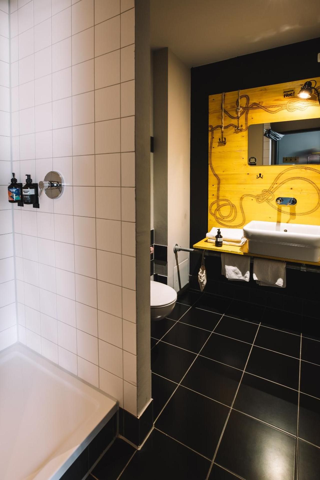 undefined Superbude St. Pauli 4