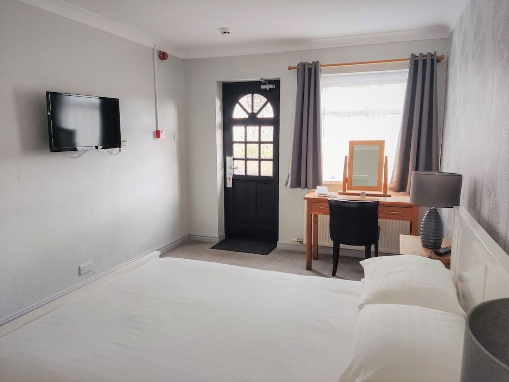 Woodcote Hotel Standard Double Room 2