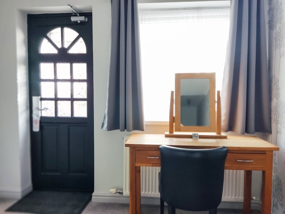 Woodcote Hotel Standard Double Room 5