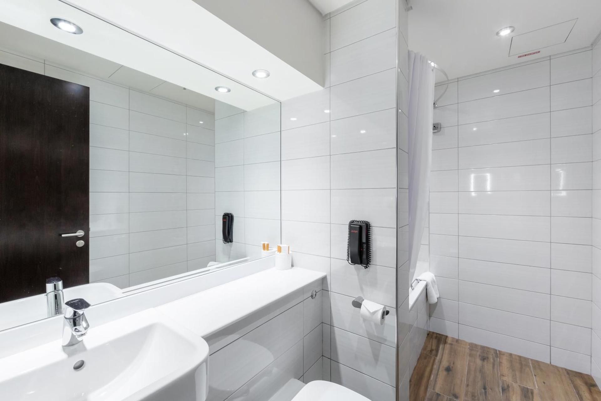 undefined Premier Inn Doha Airport 4