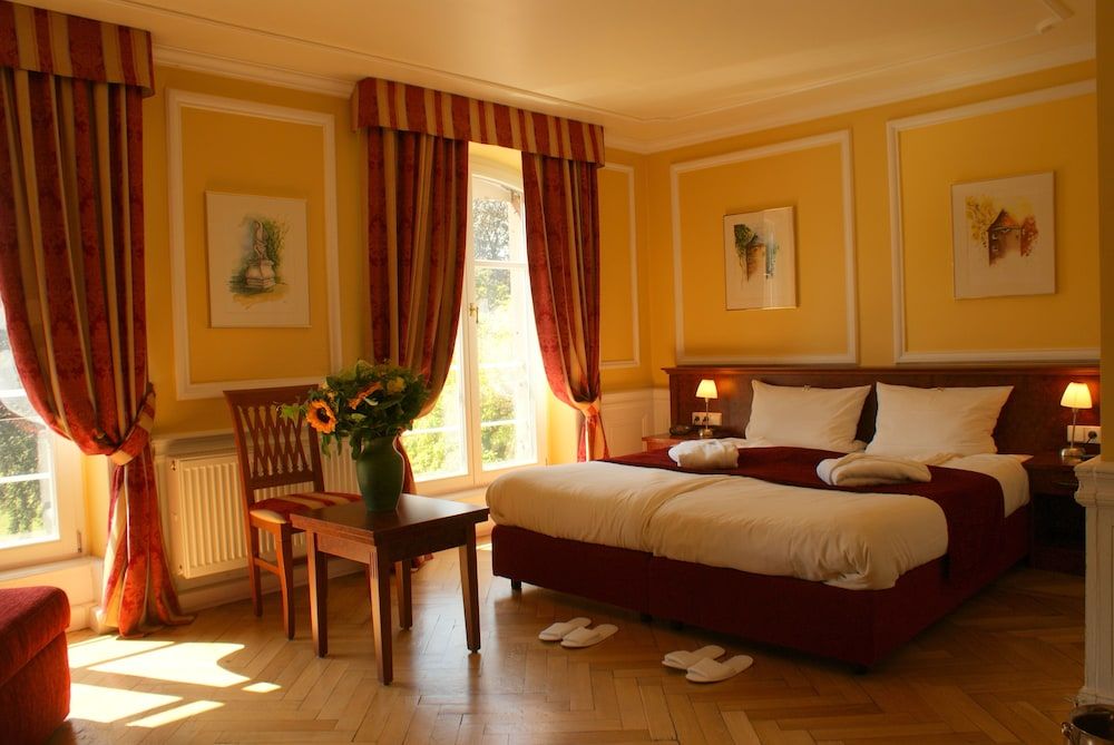 Château de Pourtalès Classic Double Room (Chateau) 2