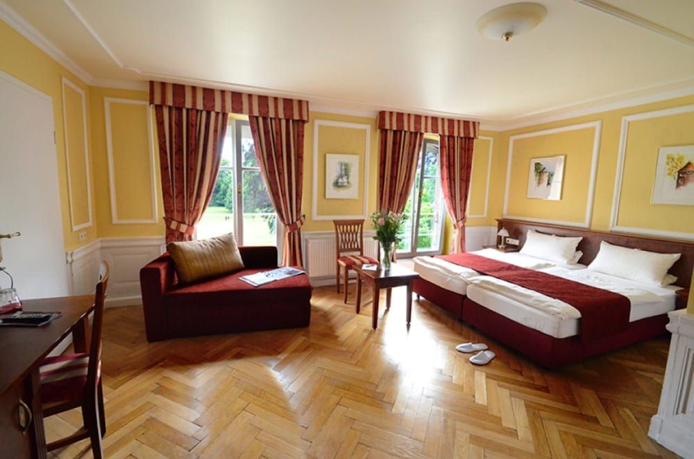Château de Pourtalès Classic Double Room (Chateau) 3