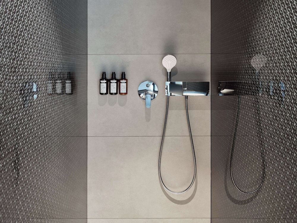 Mövenpick Zagreb Superior Room, 1 Queen Bed 13