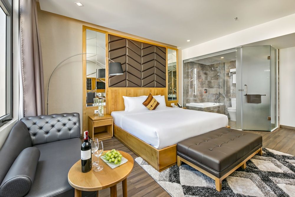 Junior Room, City View