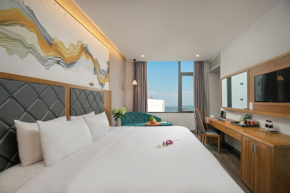 Premier Double Room, City View