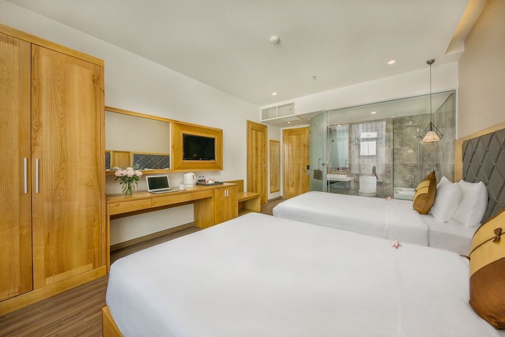 Premier Twin Room, City View