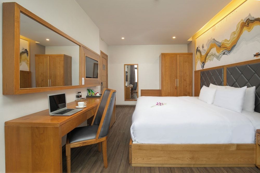 Premier Double Room, City View