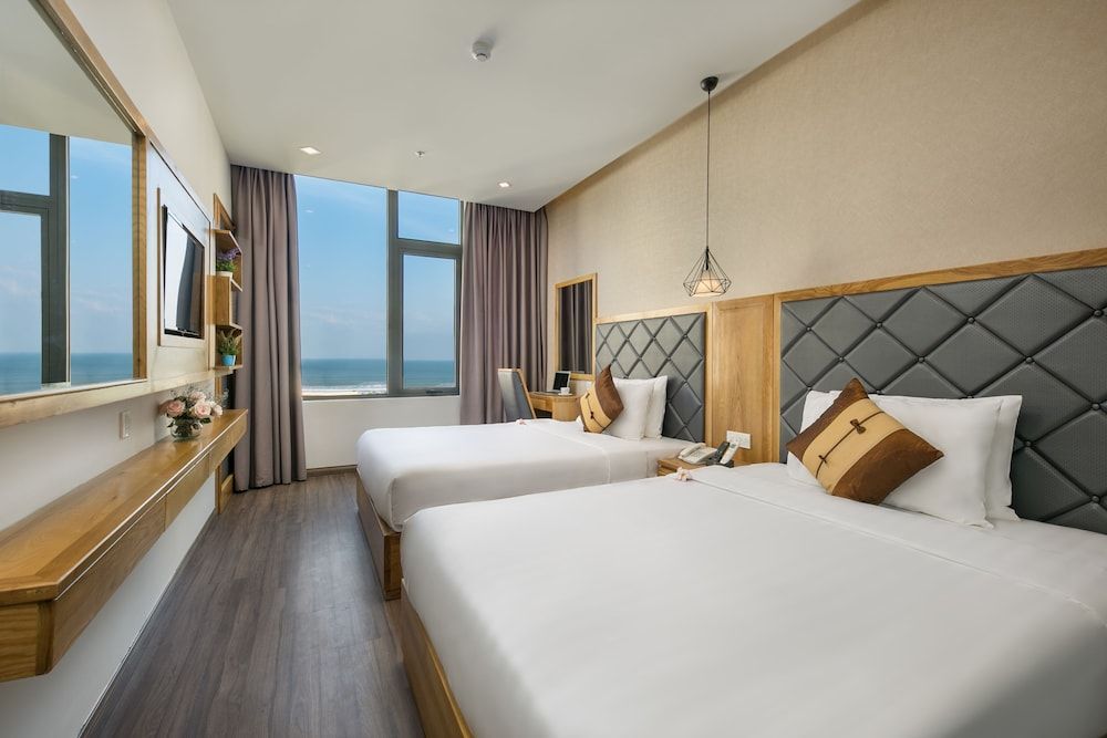 Premier Twin Room, City View