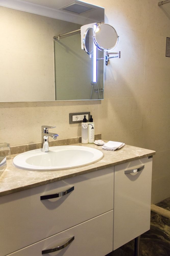 Parkside Hotel & Apartments Double Room 4