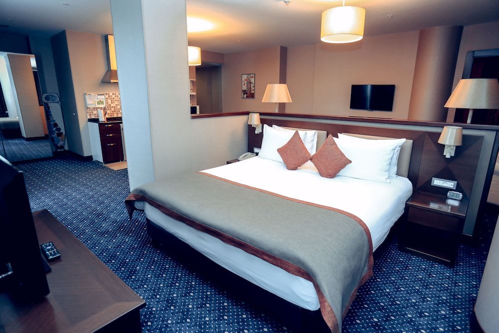 undefined Parkside Hotel & Apartments 3