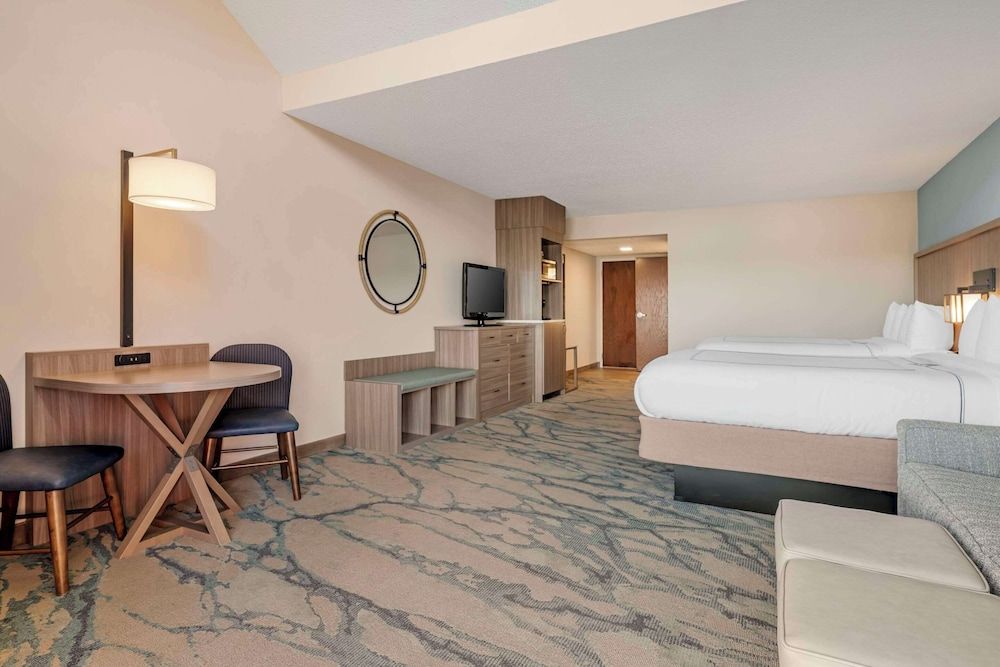 Heidel House Hotel and Conference Center, Ascend Hotel Collection Suite, Multiple Beds, Accessible, Non Smoking