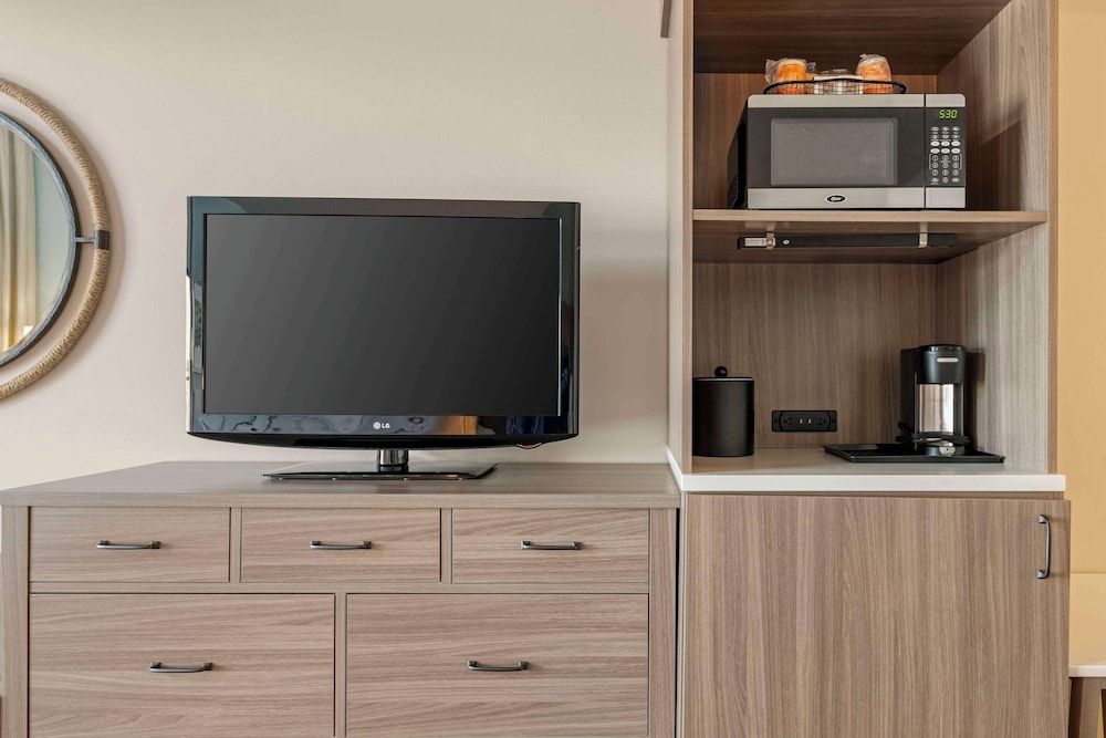 Heidel House Hotel and Conference Center, Ascend Hotel Collection Suite, Multiple Beds, Accessible, Non Smoking 4