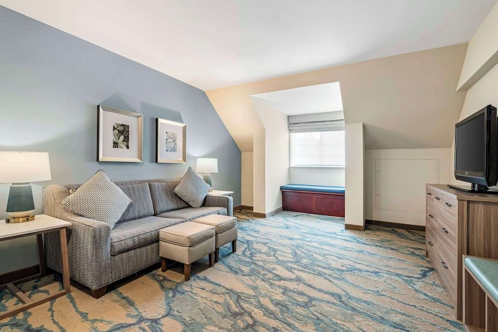 Heidel House Hotel and Conference Center, Ascend Hotel Collection Room, 1 King Bed, Accessible, Non Smoking 4