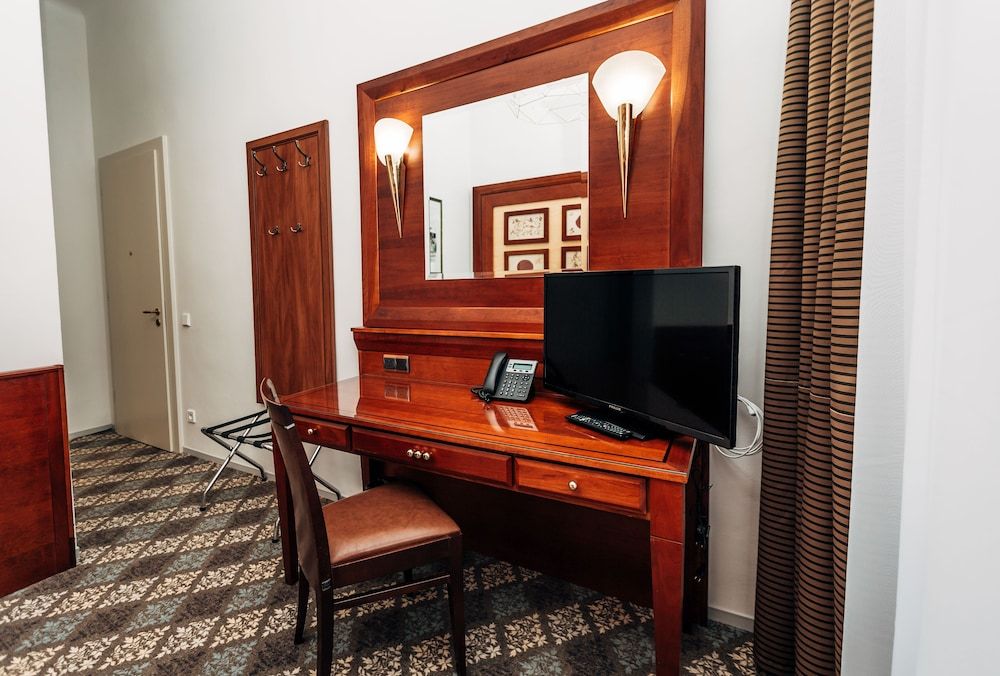 Hotel La Bohemia Single Room (Compact) 5