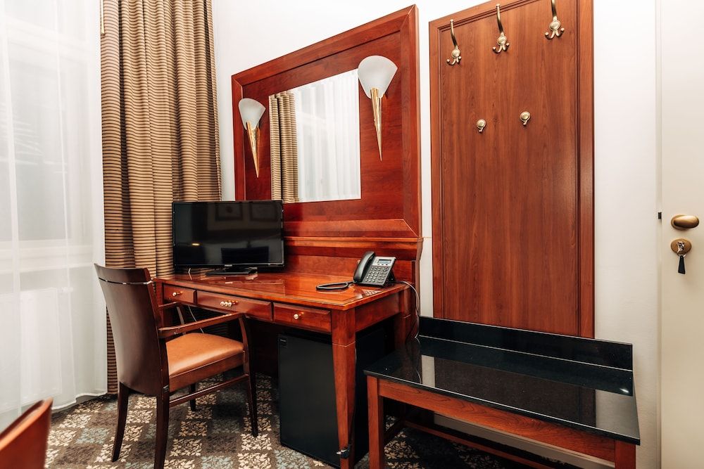 Hotel La Bohemia Double Room (Compact) 7