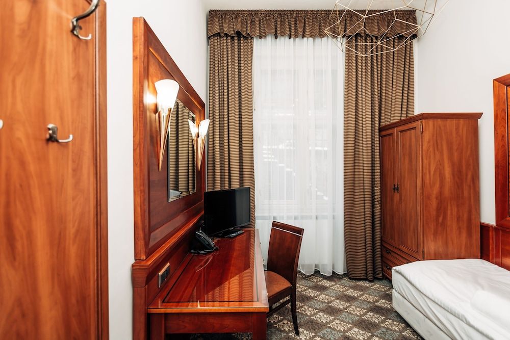 Hotel La Bohemia Single Room (Compact) 6