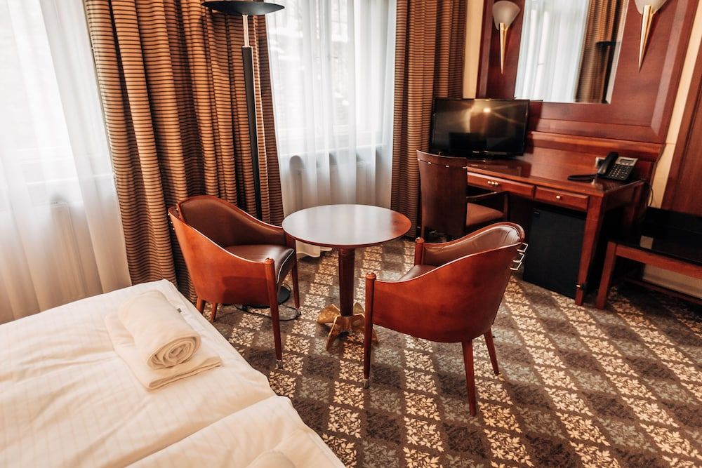 Hotel La Bohemia Double Room (Compact) 6