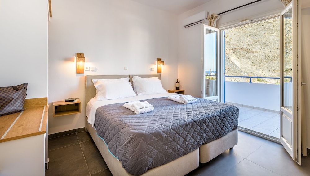 undefined Marianna Hotel