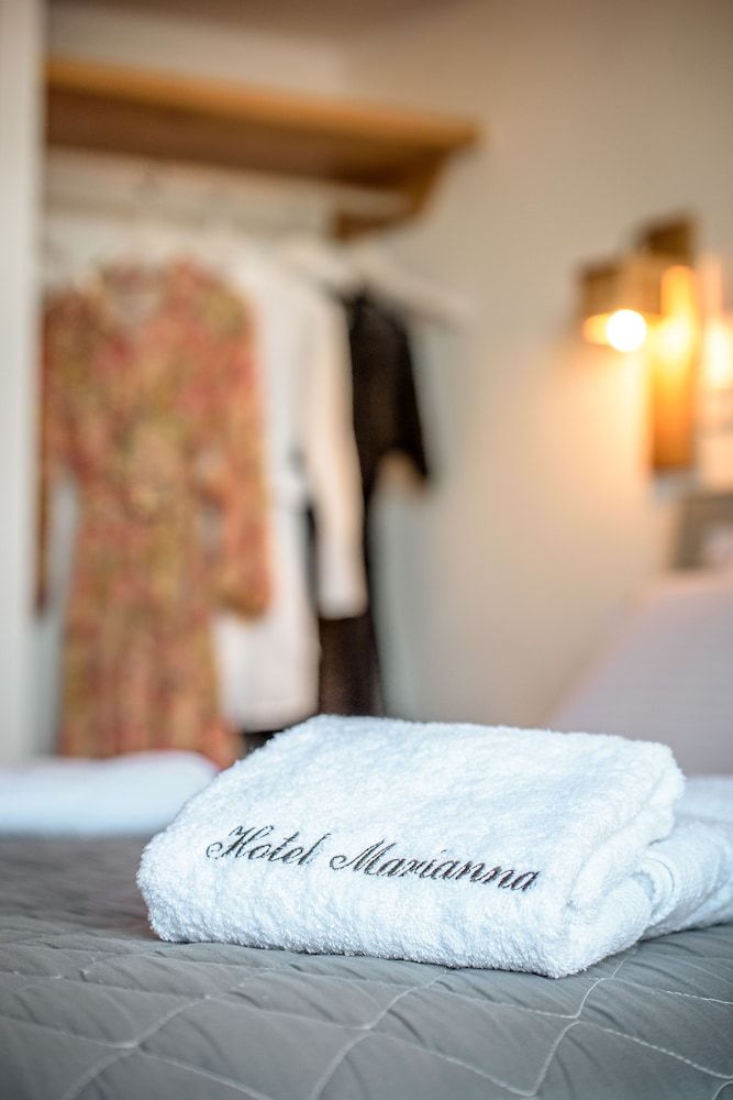undefined Marianna Hotel 10