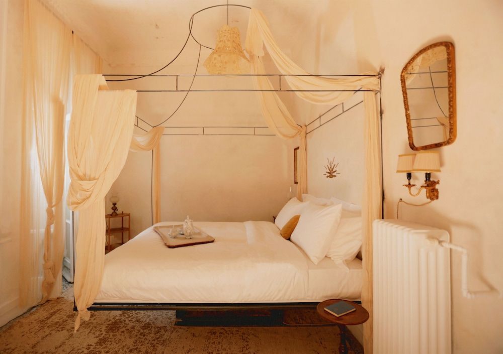 Shila Athens Suite (Romantic Dust) 2