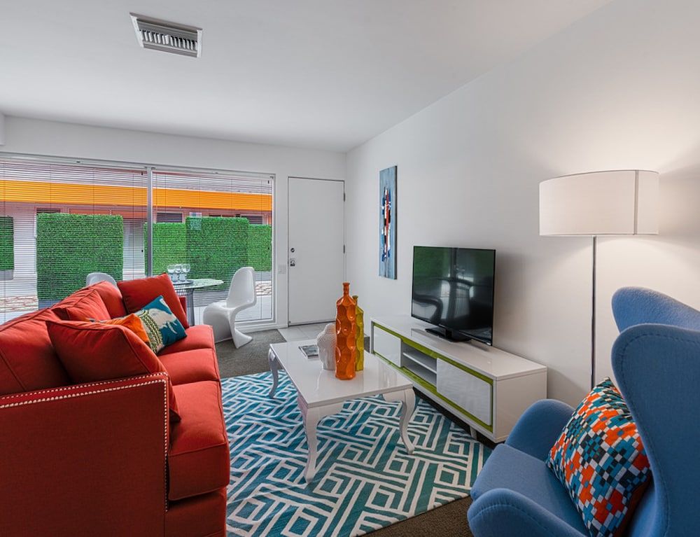 The Twist Palm Springs Deluxe Room, 1 King Bed 23